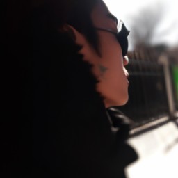 挺腰冲破那层屏障：探索人生突破与成长的奥秘